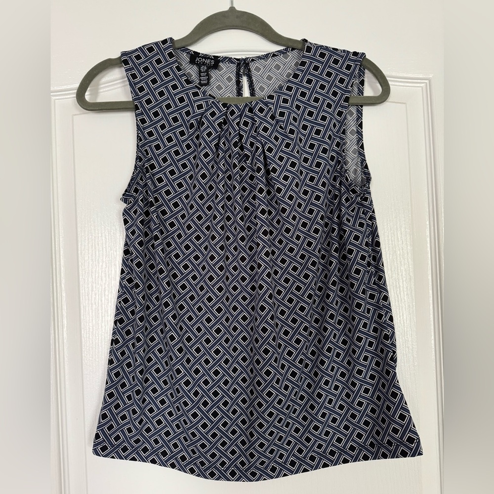 Jones New York Navy and White Geometric Blouse